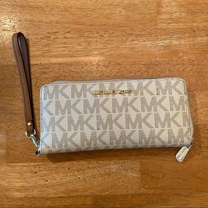 White Michael Kors wallet